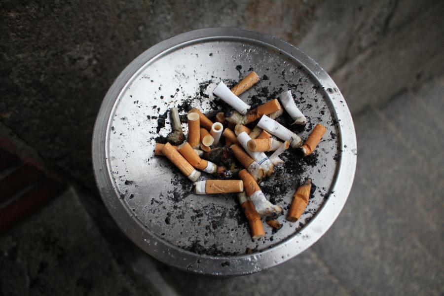 Ash tray with cigarettes
